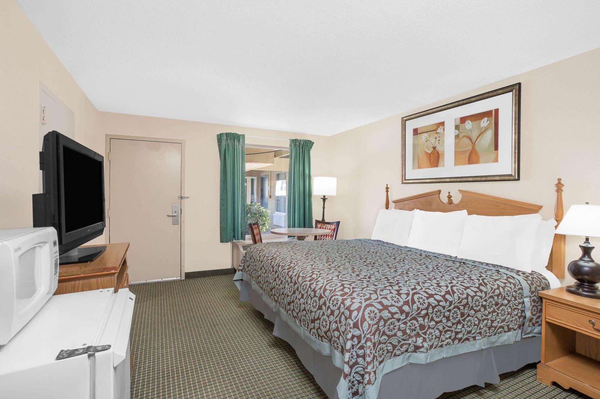 Days Inn By Wyndham Attalla Exterior photo